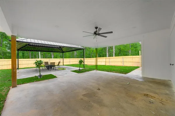 $310,000 | 130 Private Road, Sumner, TX 75486