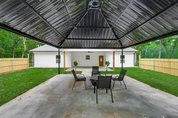 $310,000 | 130 Private Road, Sumner, TX 75486