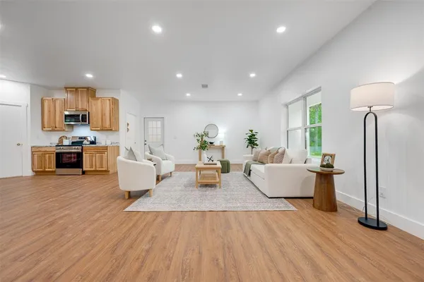 $310,000 | 130 Private Road, Sumner, TX 75486