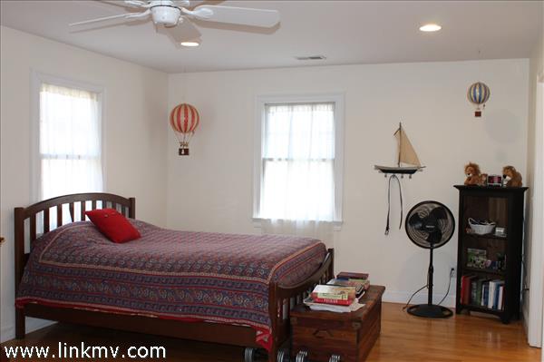 68 Merry Farm Road West Tisbury, MA 02568 - Photo 22 of 41 http://d1qzqeyxiitrap.cloudfront.net/photos/31551/600/aff1e326.jpg