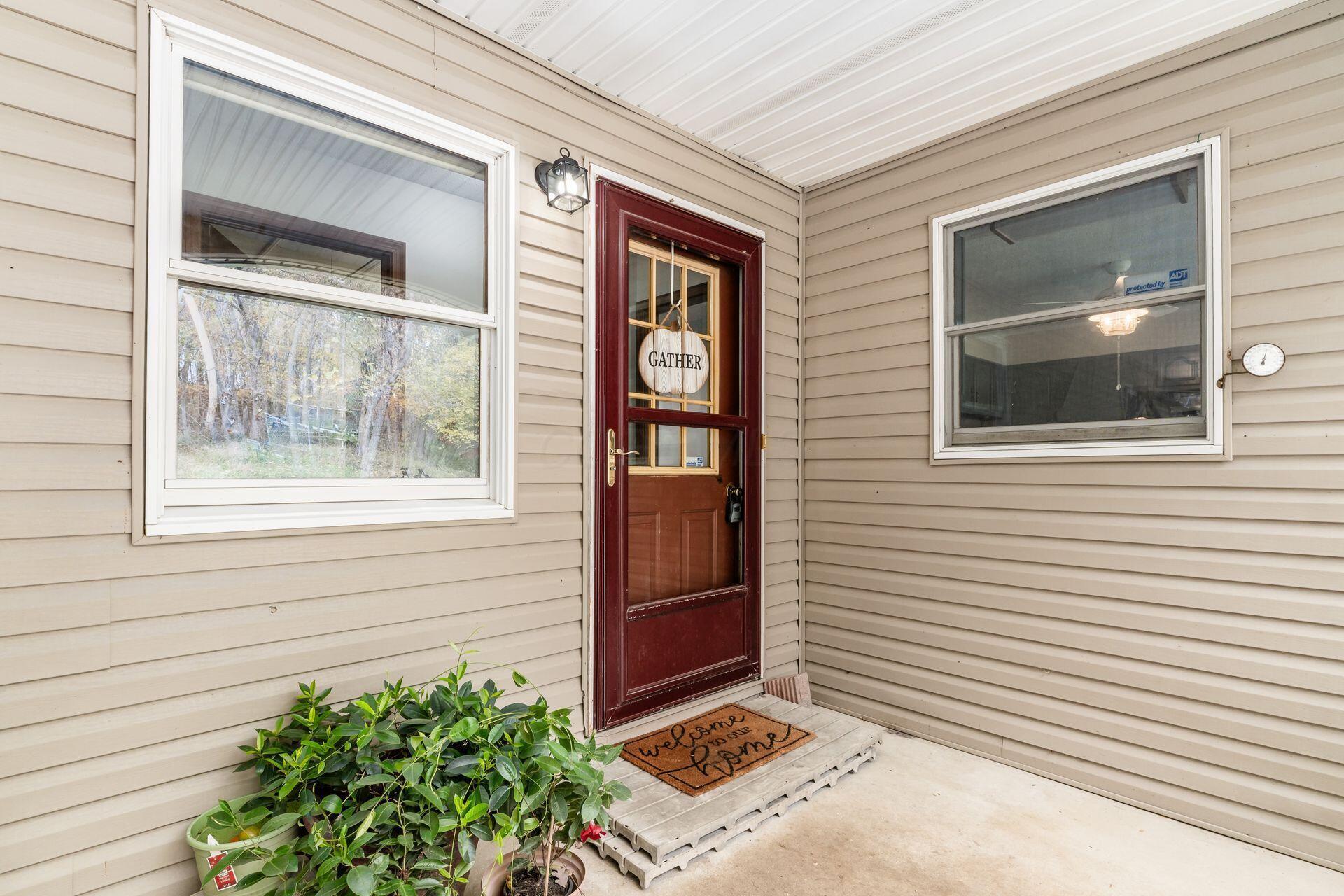 9080 Mulberry Road Mount Perry, OH 43760 - Photo 5 of 33 Front Porch