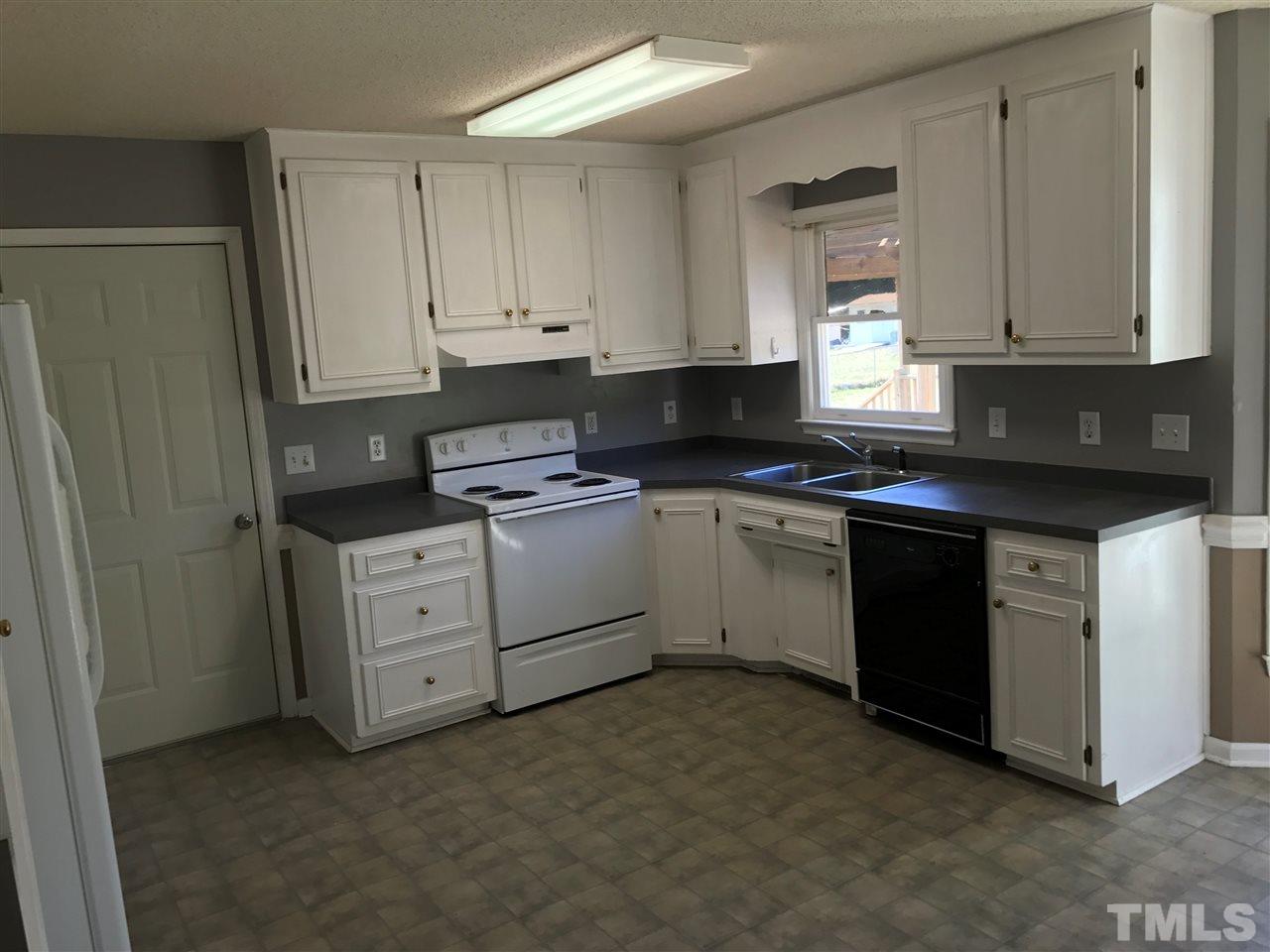 214 Harris Road Smithfield, NC 27577 - Photo 10 of 23 Gallery Image 10