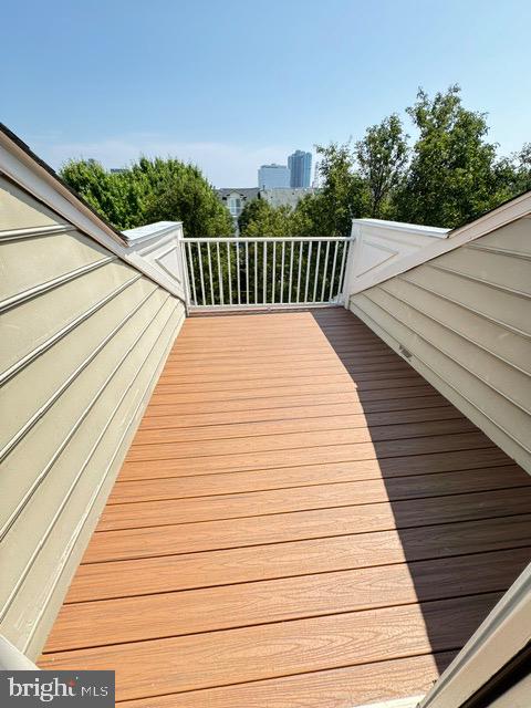 1811 Fallbrook Lane Vienna, VA 22182 - Photo 3 of 36