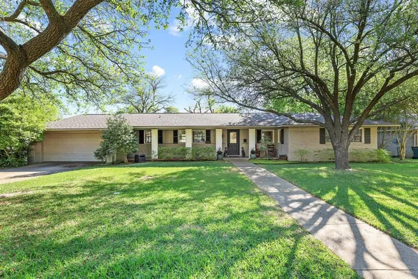 $324,000 | 623 Westwood Drive, Sherman, TX 75092