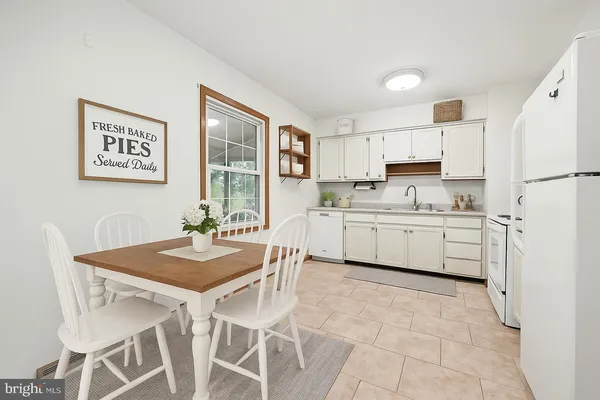 $999,900 | 18172 Youngs Lane, Stevensburg, VA 22741