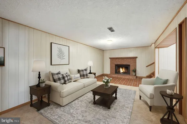 $999,900 | 18172 Youngs Lane, Stevensburg, VA 22741