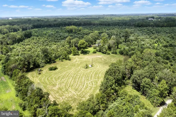 $999,900 | 18172 Youngs Lane, Stevensburg, VA 22741