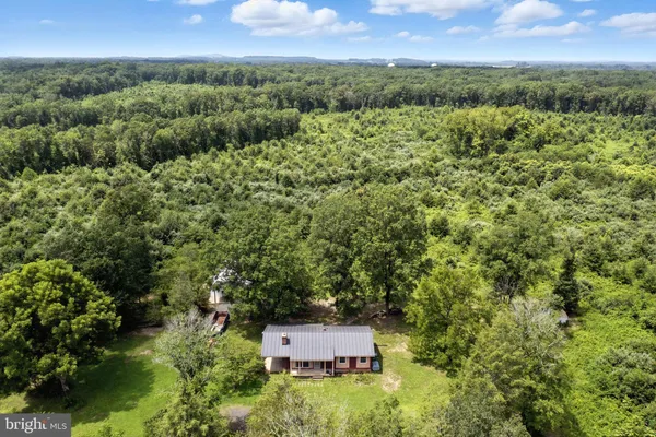 $999,900 | 18172 Youngs Lane, Stevensburg, VA 22741