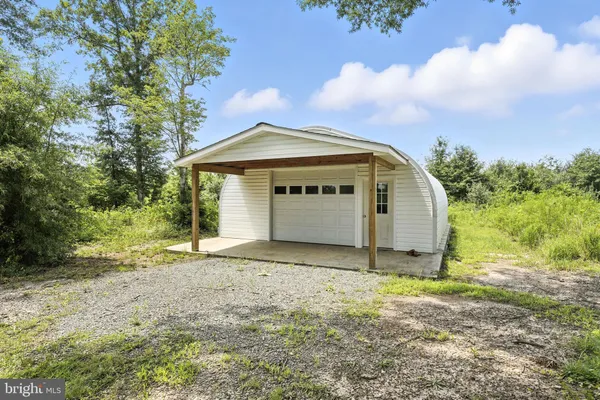 $999,900 | 18172 Youngs Lane, Stevensburg, VA 22741