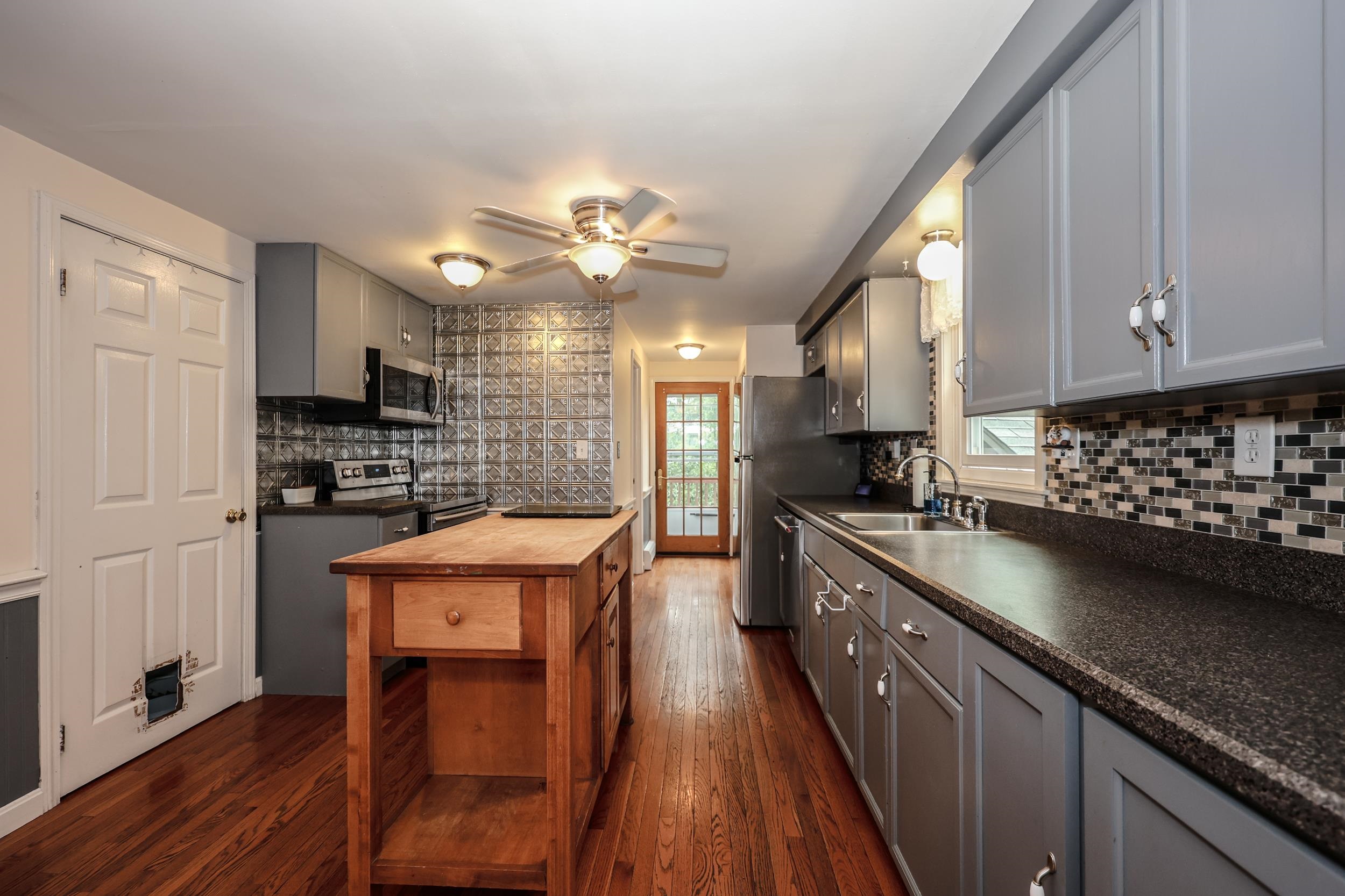 6 Concord Avenue Derry, NH 03038 - Photo 8 of 45