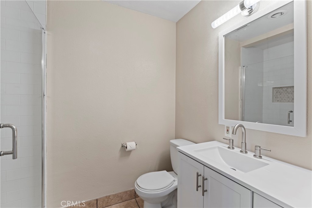 3090 Panorama Road, Unit A Riverside, CA 92506 - Photo 15 of 17 Bathroom