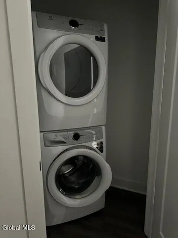 $2,135 | 578 Columbia Turnpike, Unit 403, East Greenbush, NY 12061