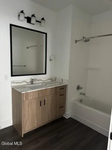 $2,135 | 578 Columbia Turnpike, Unit 403, East Greenbush, NY 12061