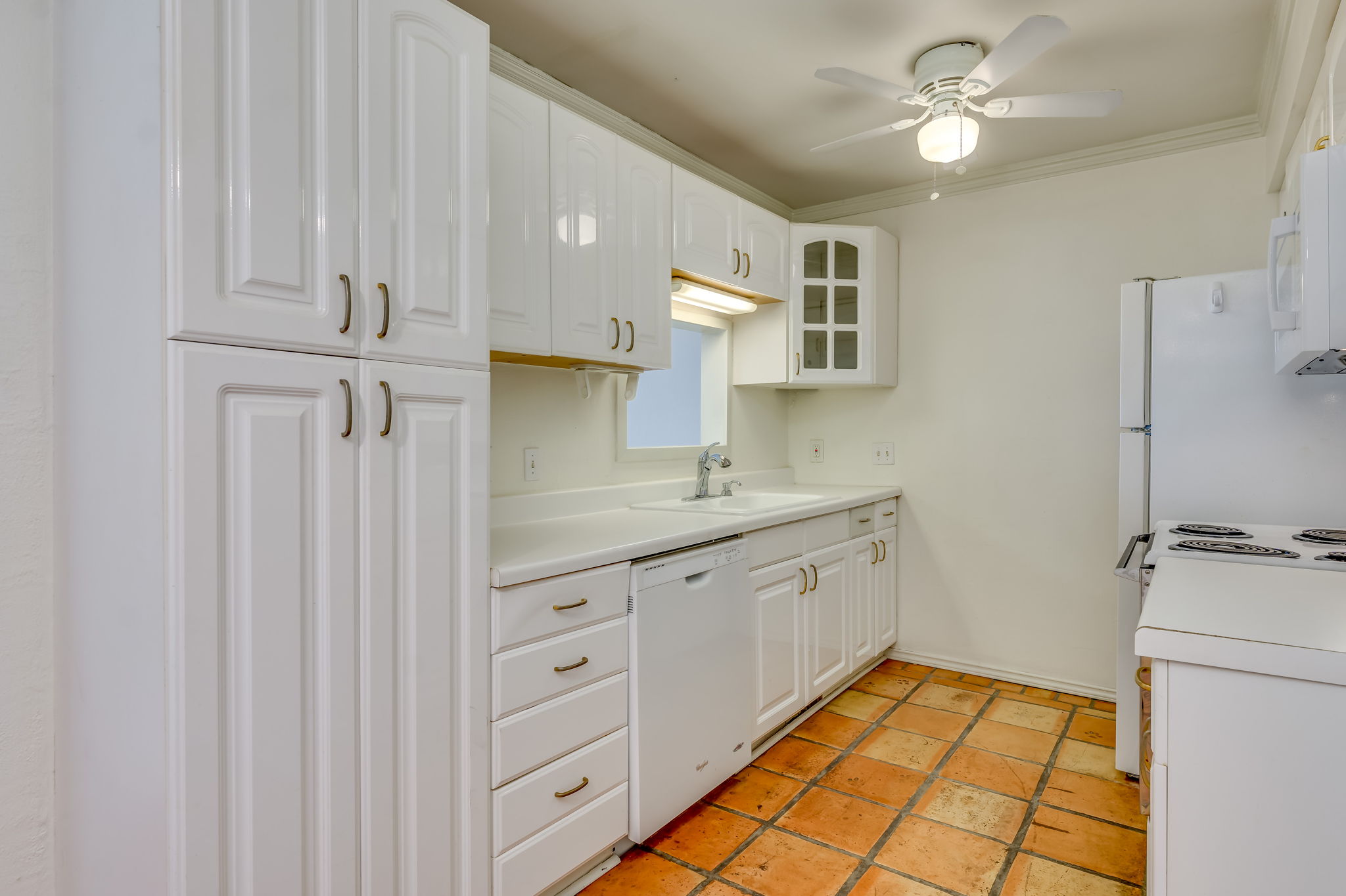 910 Duncan Lane, Unit 50 Austin, TX 78705 - Photo 7 of 34