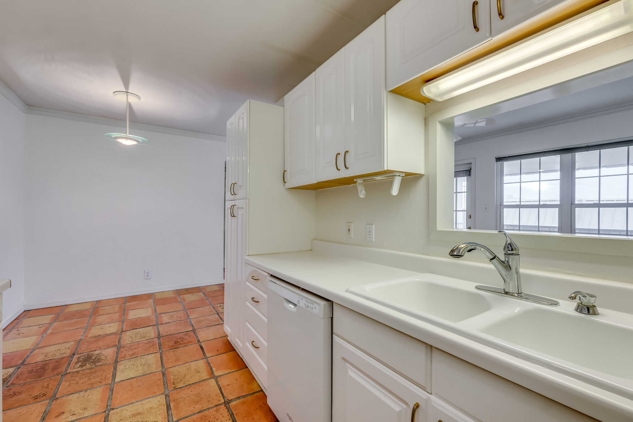 910 Duncan Lane, Unit 50 Austin, TX 78705 - Photo 9 of 34