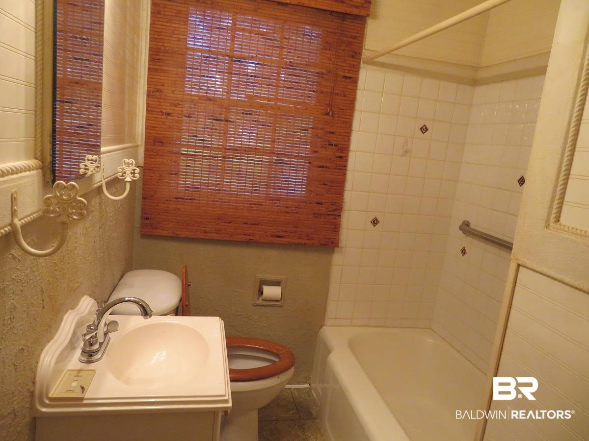 307 3rd Street Mobile, AL 36611 - Photo 10 of 20