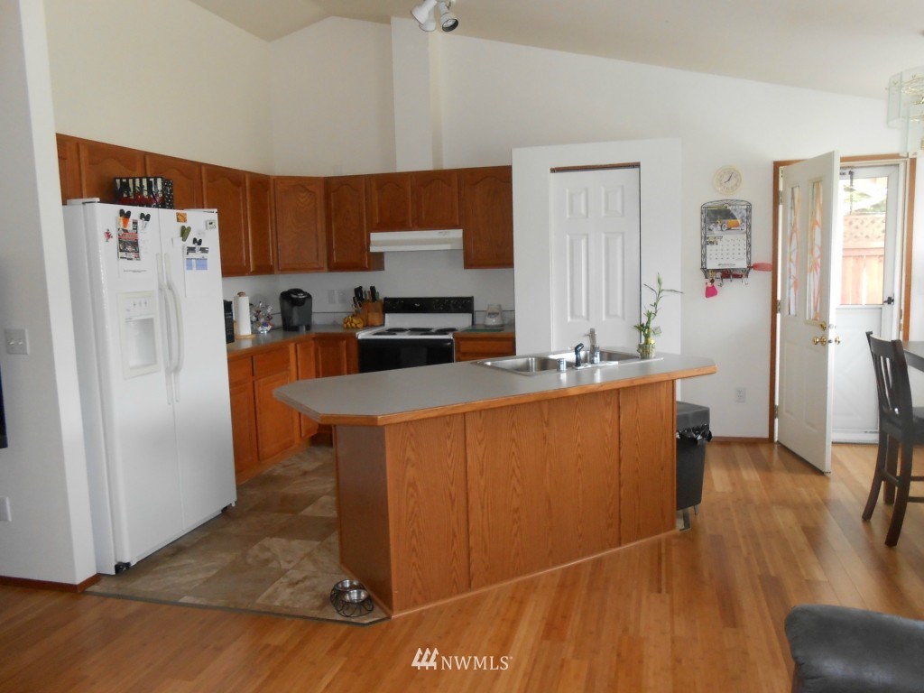 18828 Loganberry Street Southwest Rochester, WA 98579 - Photo 13 of 15