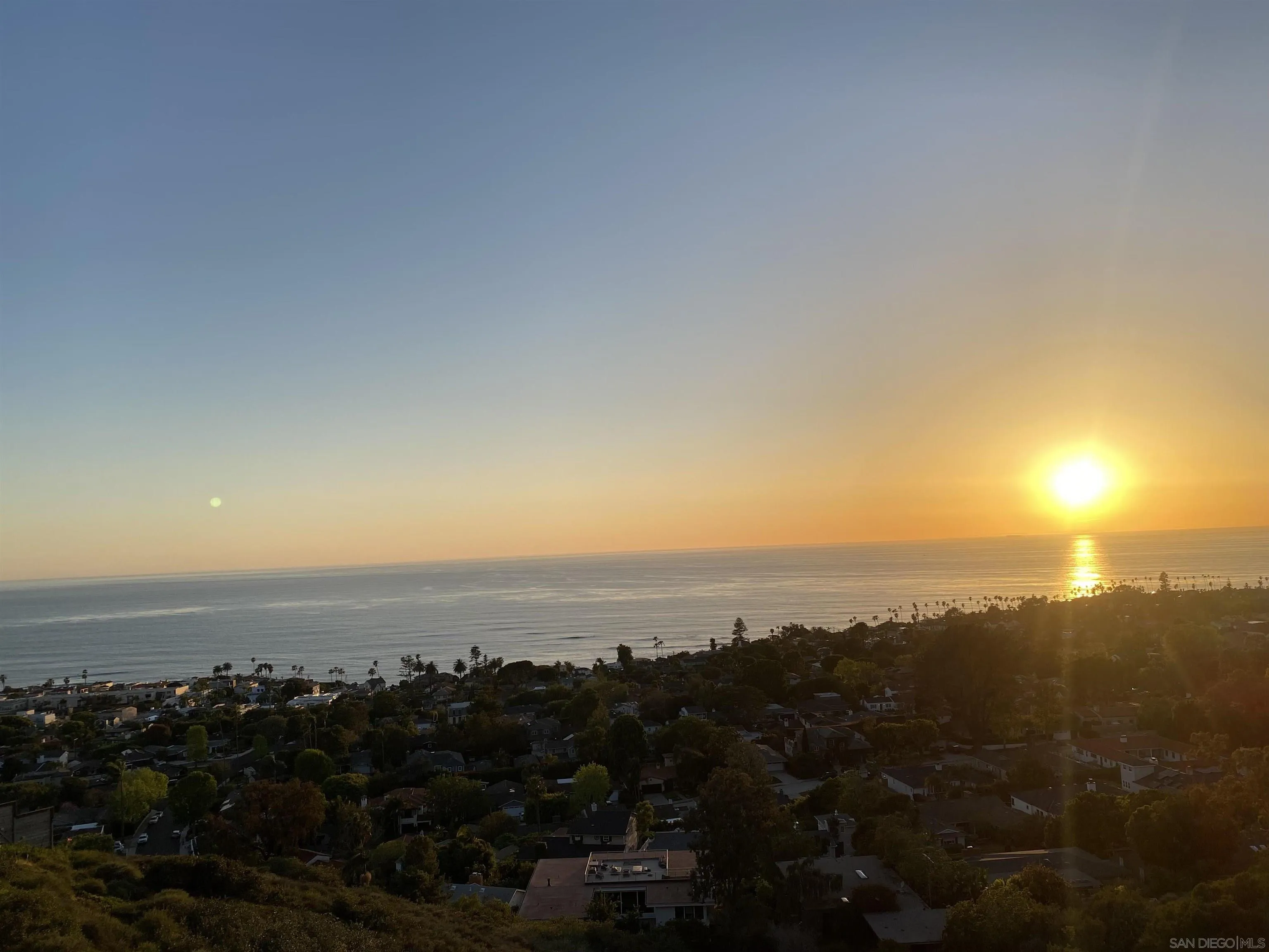 856 La Jolla Rancho Road La Jolla, CA 92037 - Photo 14 of 18 a view of city and mountain