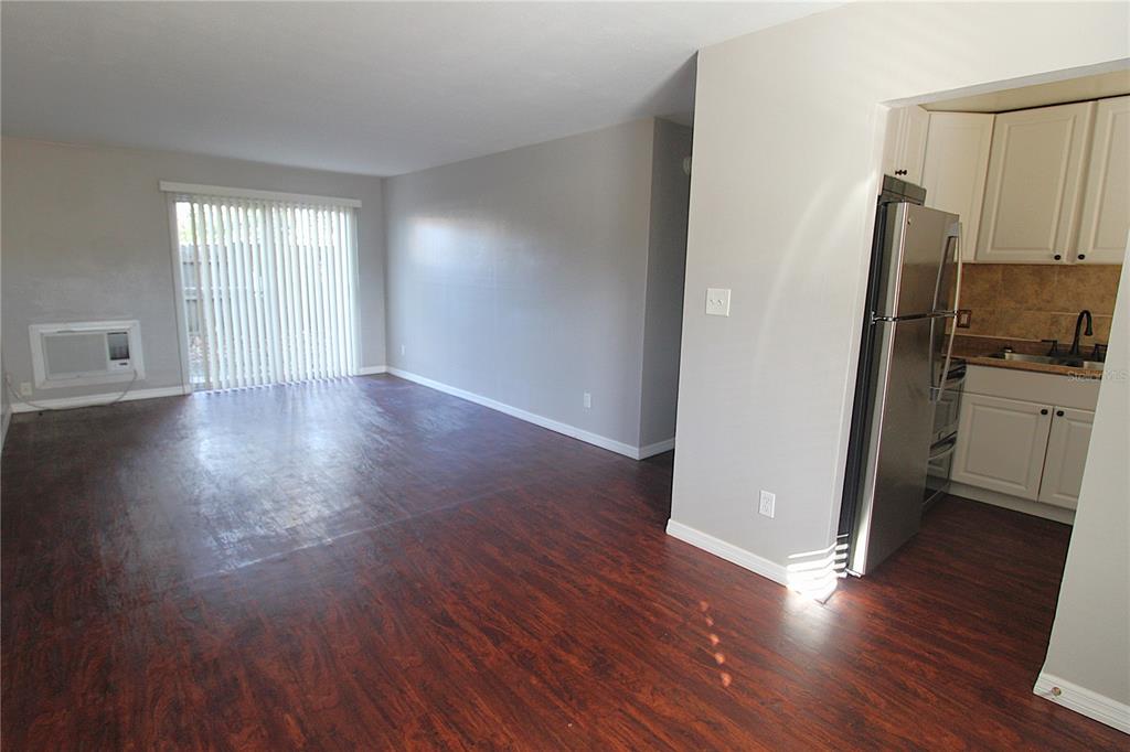 3001 Bee Ridge Road, Unit 112 Sarasota, FL 34239 - Photo 2 of 22