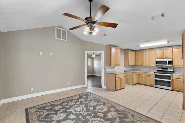 $1,250,000 | 27811 Farm To Market 2100, Huffman, TX 77336