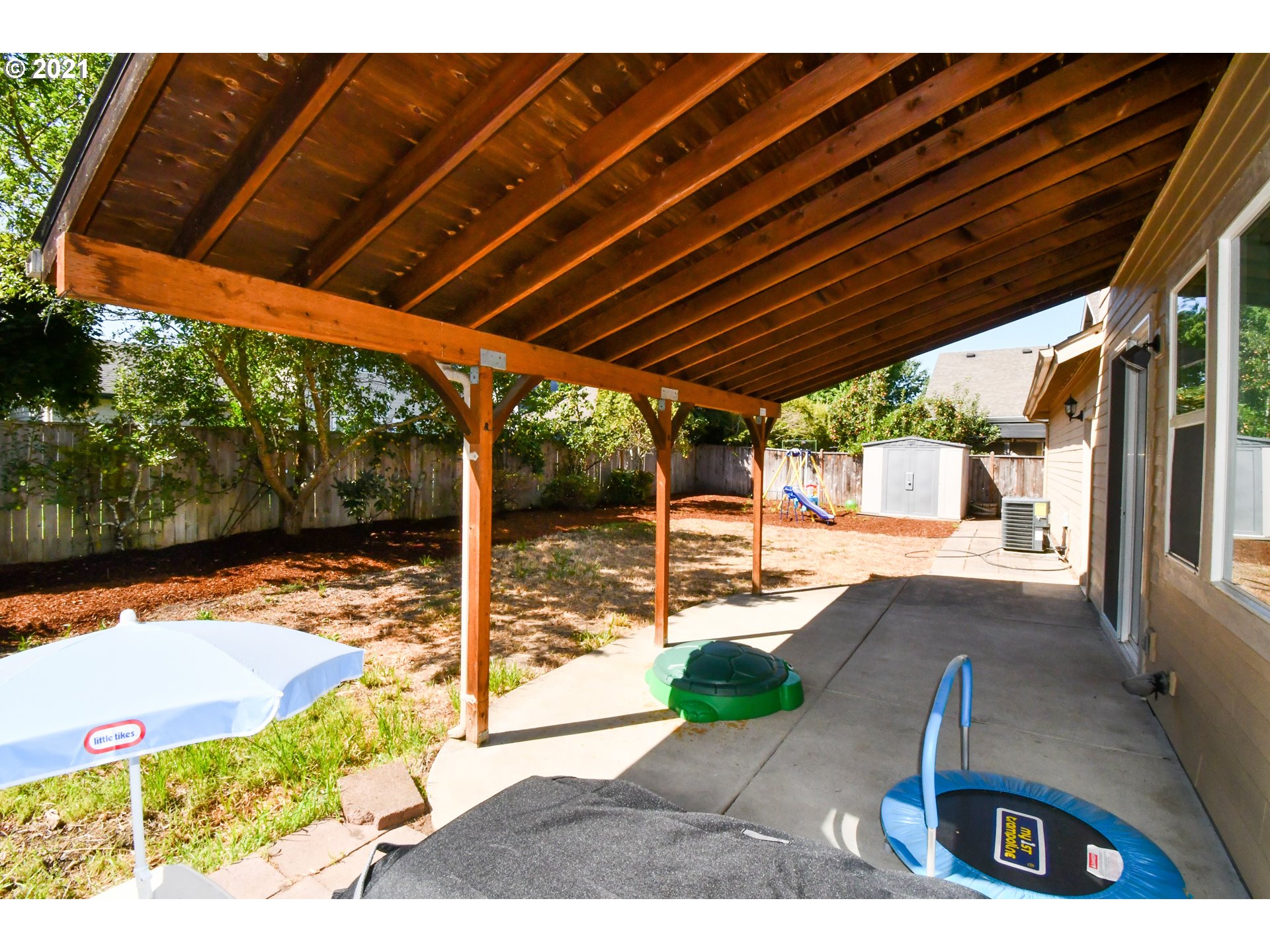 5518 Jeffrey Way Eugene, OR 97402 - Photo 29 of 32