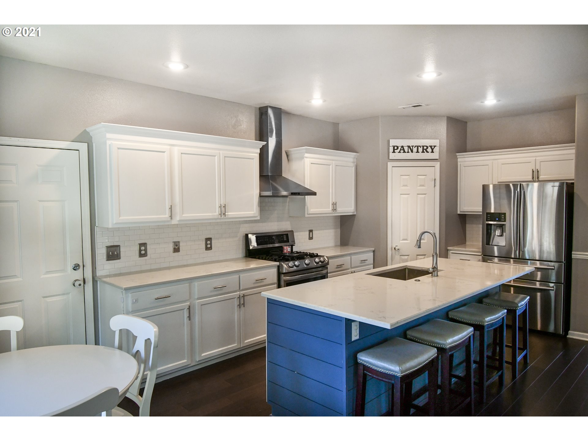 5518 Jeffrey Way Eugene, OR 97402 - Photo 5 of 32