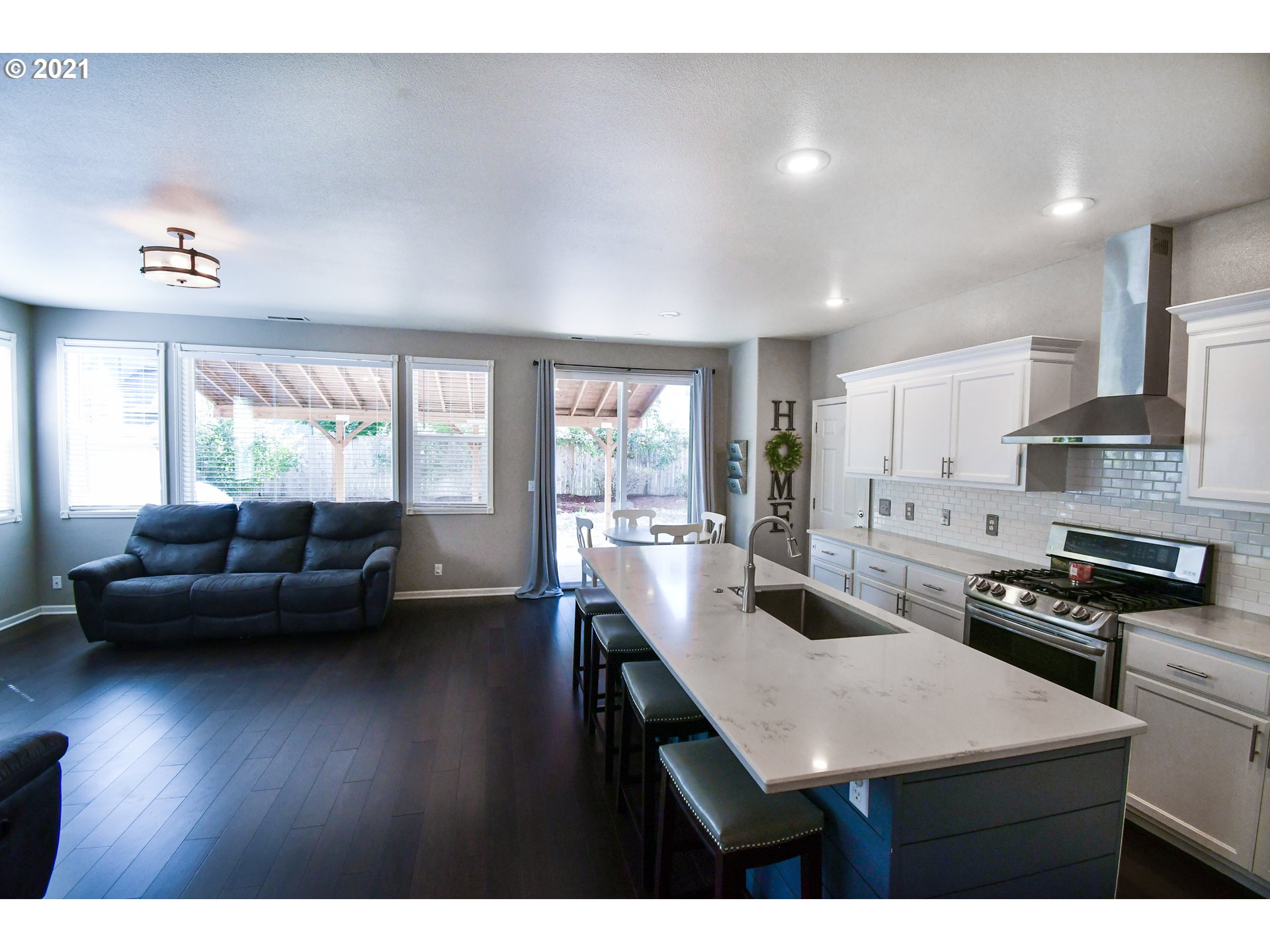 5518 Jeffrey Way Eugene, OR 97402 - Photo 6 of 32