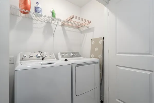 $2,300 | 5953 Whetstone Court, Palmetto, FL 34221