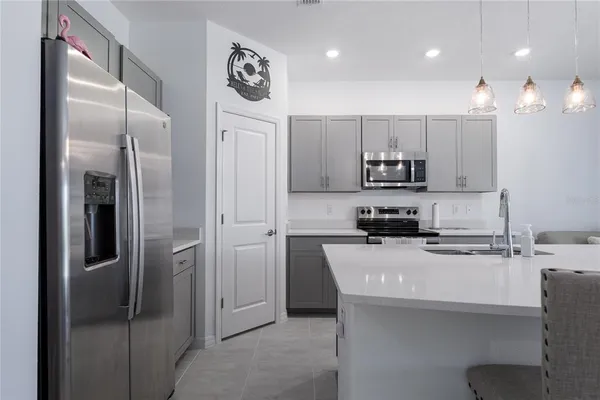 $2,300 | 5953 Whetstone Court, Palmetto, FL 34221