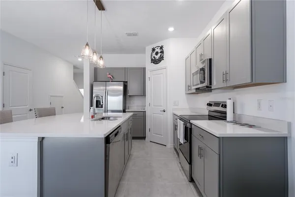 $2,300 | 5953 Whetstone Court, Palmetto, FL 34221