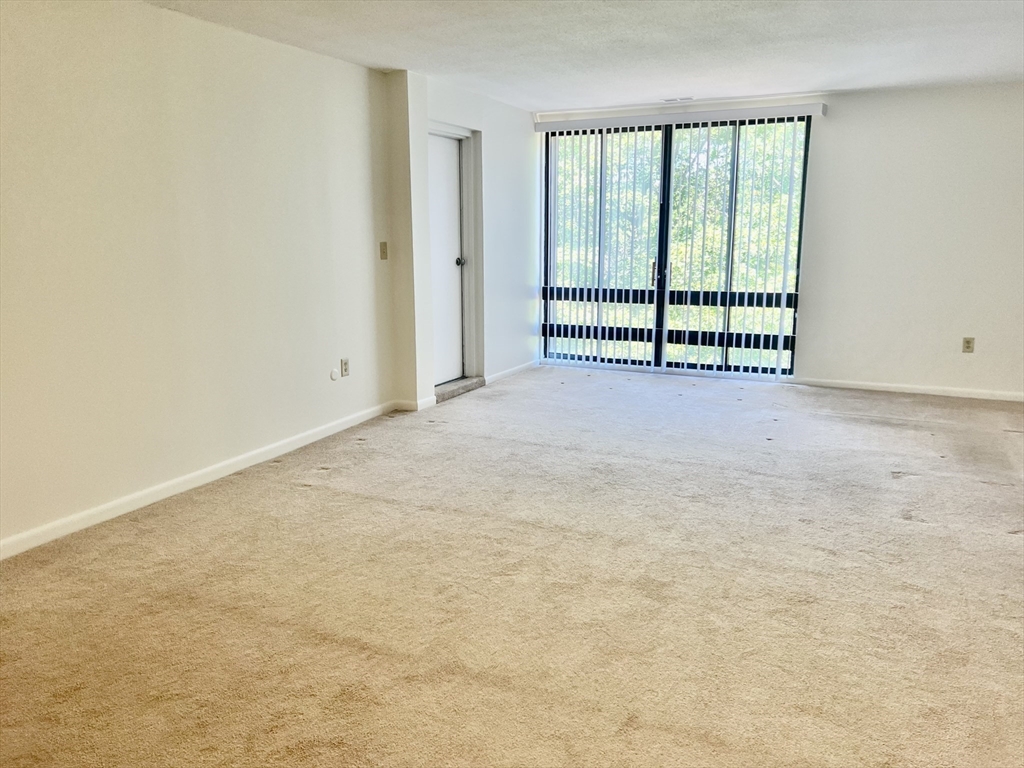 404 Paradise Road, Unit PHJ Swampscott, MA 01907 - Photo 16 of 30