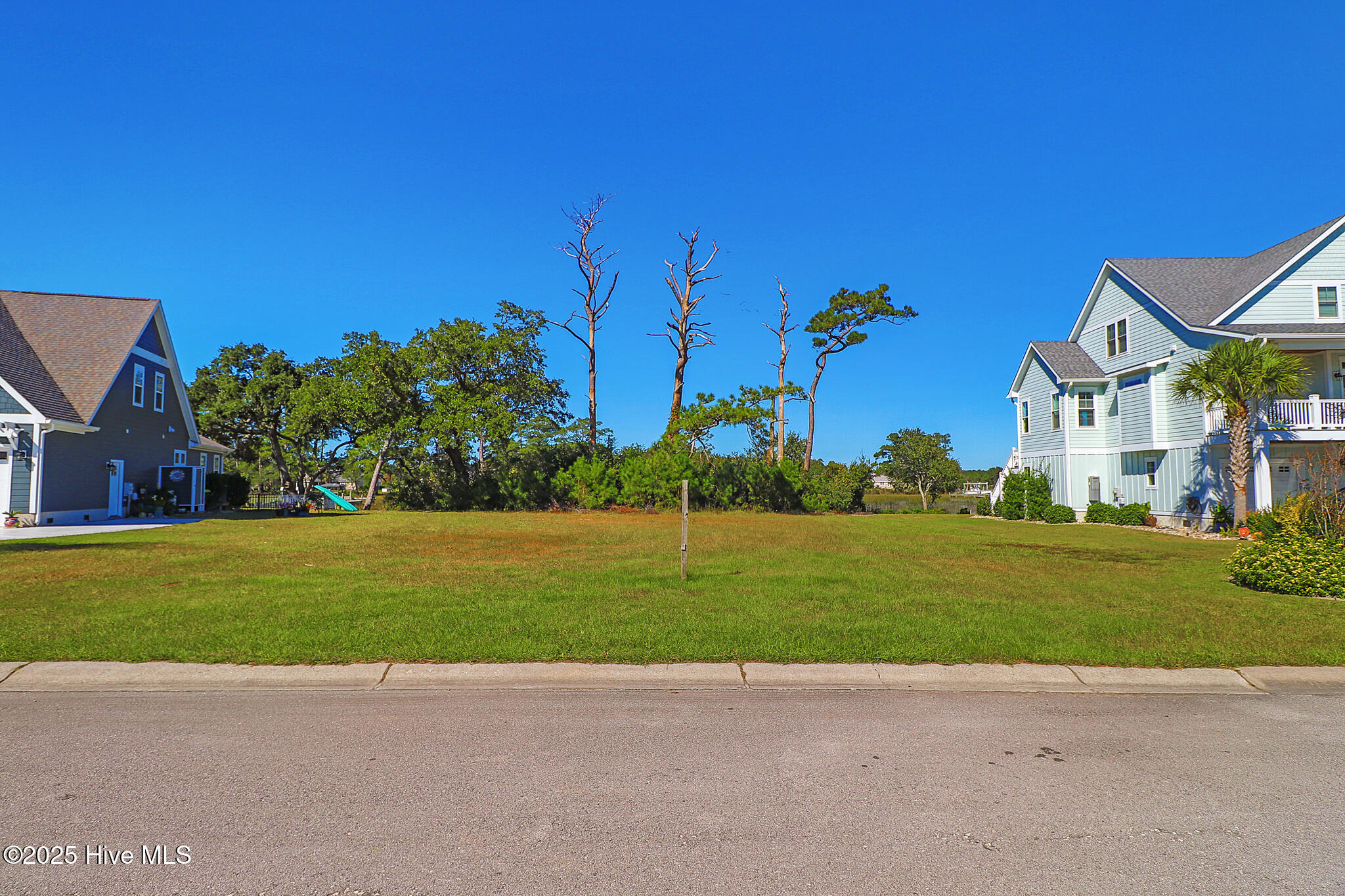 1823 Olde Farm Road Morehead City, NC 28557 - Photo 4 of 26 Vacant lot in Mariners Pointe