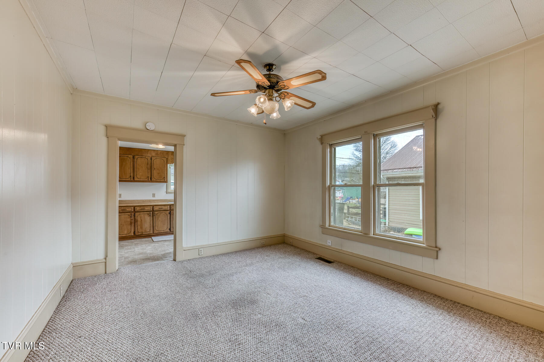 708 North Main Avenue Erwin, TN 37650 - Photo 11 of 28 708 N Main Ave-7
