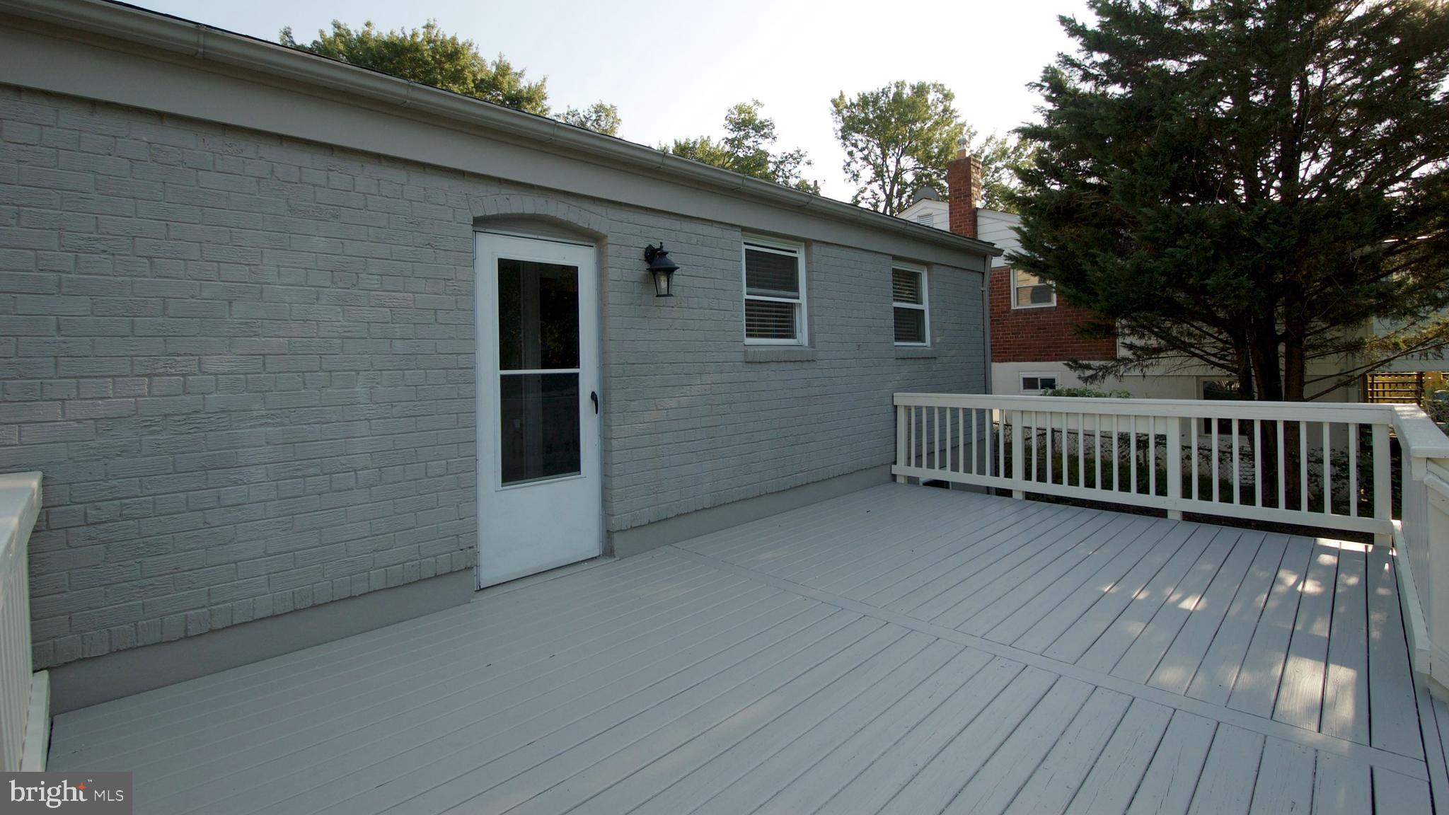 4715 Oxbow Road Rockville, MD 20852 - Photo 15 of 36 Back Deck