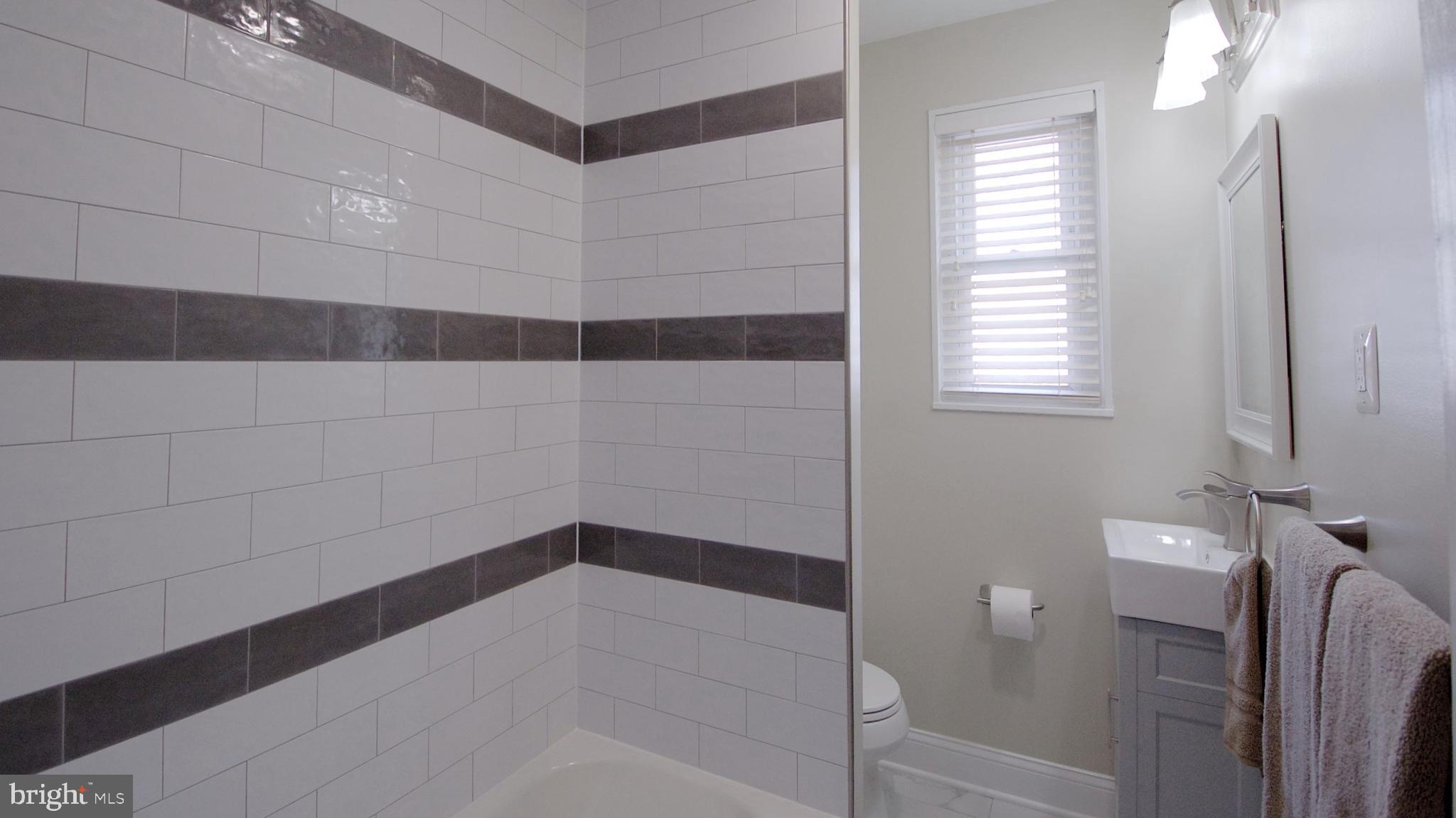 4715 Oxbow Road Rockville, MD 20852 - Photo 18 of 36 Bathroom 1 View 2