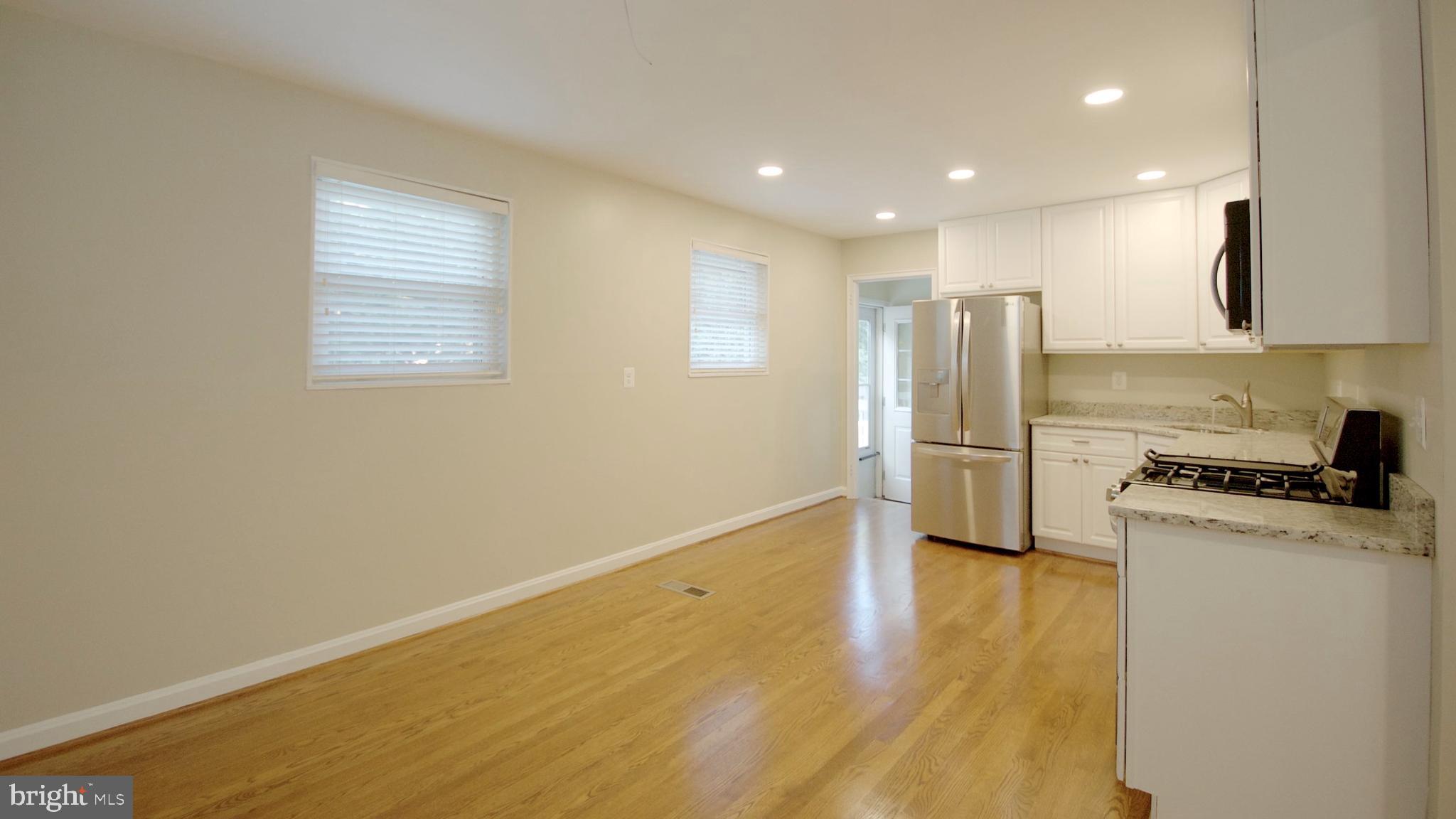 4715 Oxbow Road Rockville, MD 20852 - Photo 8 of 36 Table Space Kitchen