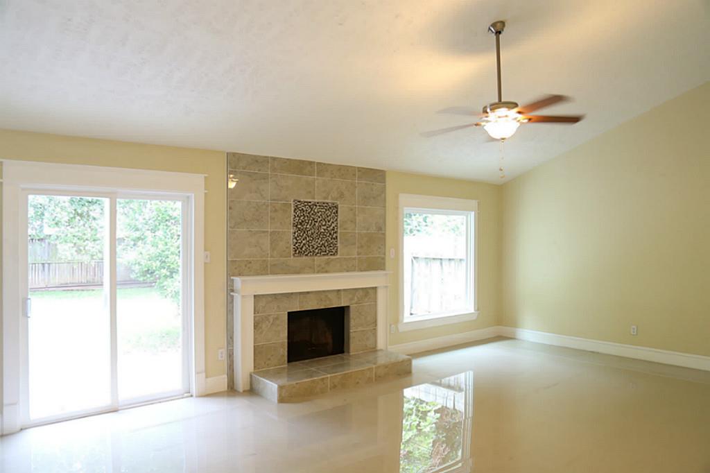 2410 Old Fort Road Sugar Land, TX 77479 - Photo 4 of 22
