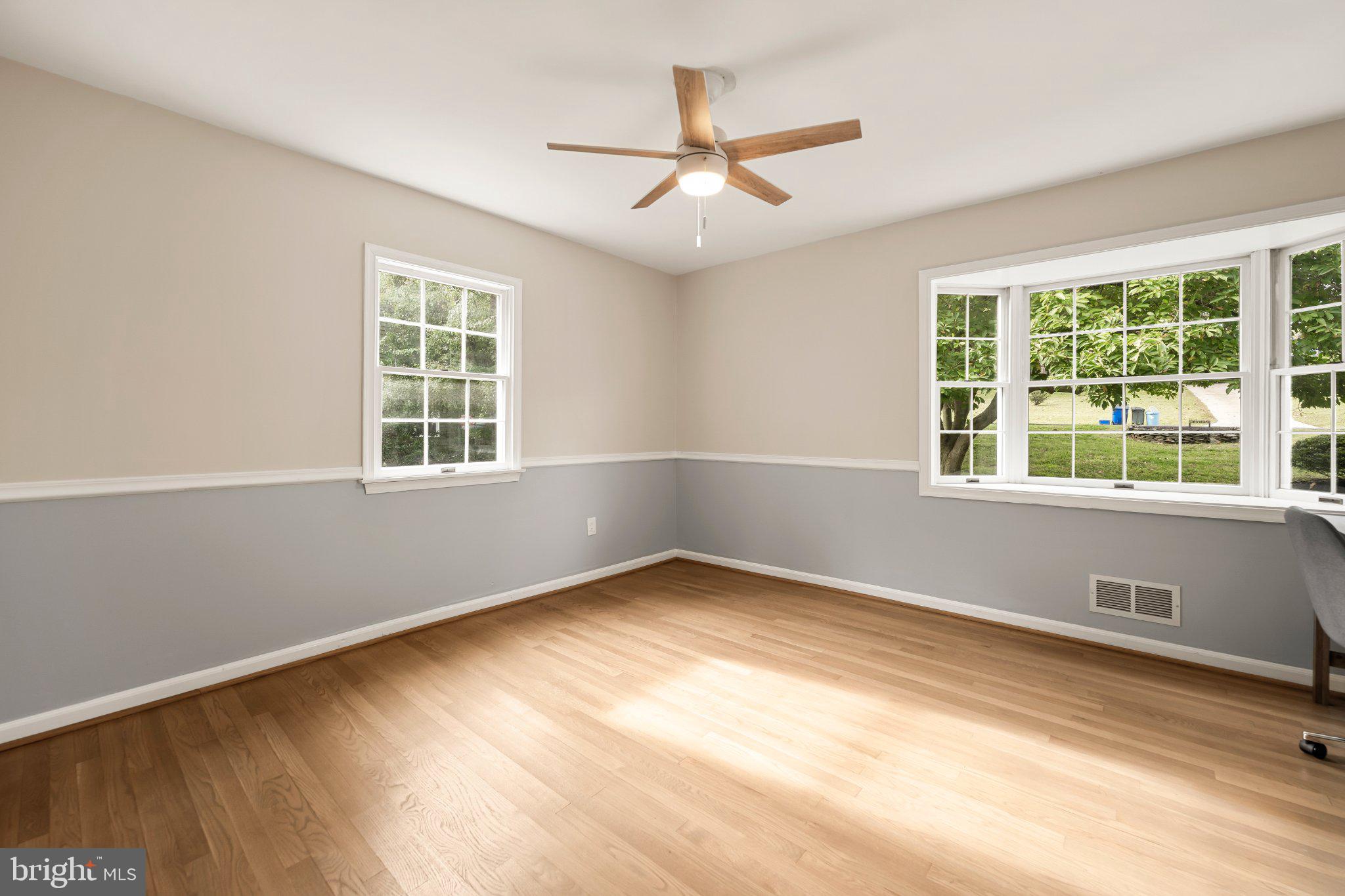 1750 Overlook Drive Silver Spring, MD 20903 - Photo 30 of 68 Main Level - Bedroom 3