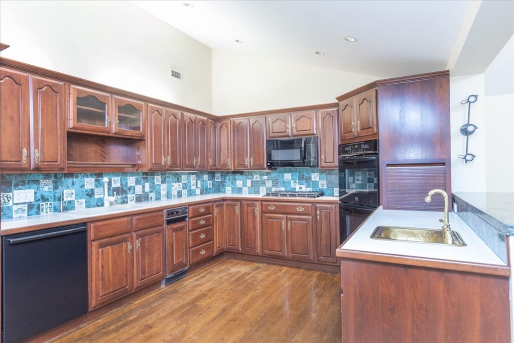 185 Ipswich Road Topsfield, MA 01983 - Photo 11 of 42 Gallery Image 11