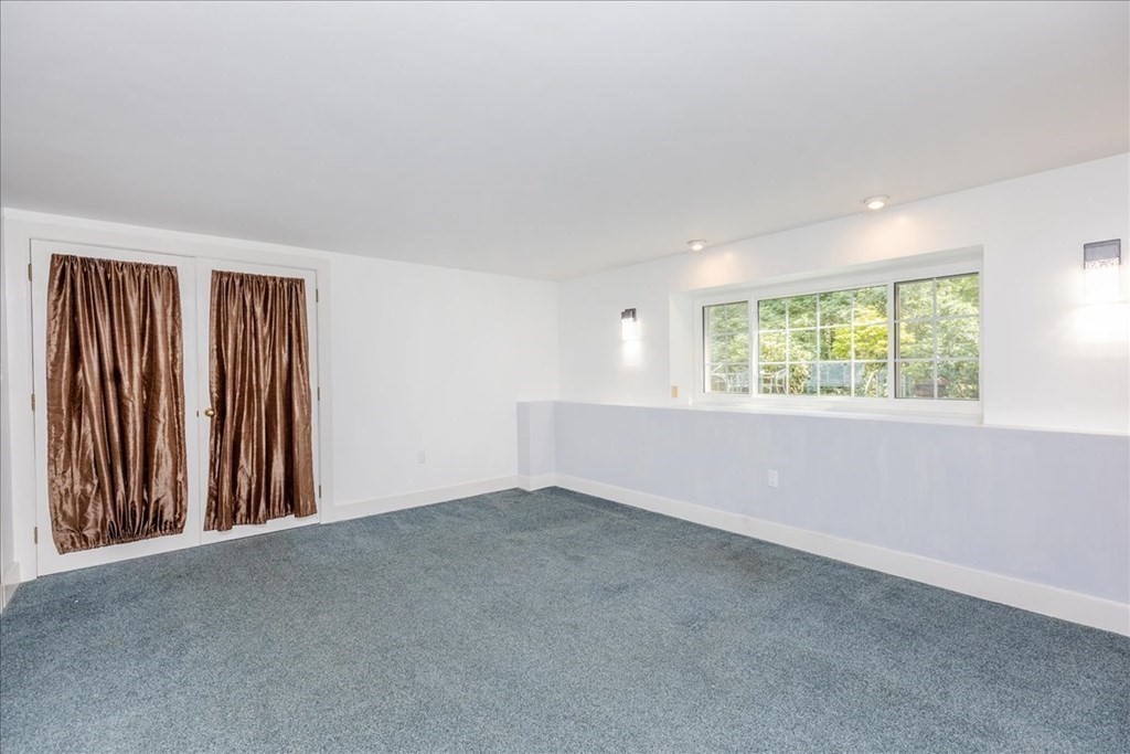185 Ipswich Road Topsfield, MA 01983 - Photo 25 of 42 Gallery Image 25