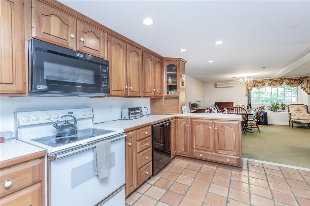 185 Ipswich Road Topsfield, MA 01983 - Photo 27 of 42 Gallery Image 27