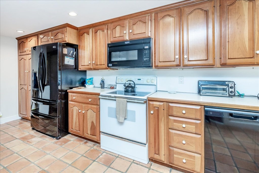 185 Ipswich Road Topsfield, MA 01983 - Photo 29 of 42 Gallery Image 29