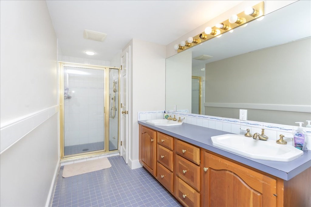 185 Ipswich Road Topsfield, MA 01983 - Photo 35 of 42 Gallery Image 35