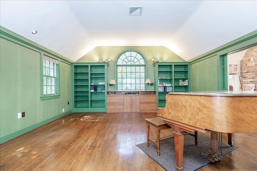 185 Ipswich Road Topsfield, MA 01983 - Photo 7 of 42 Gallery Image 7