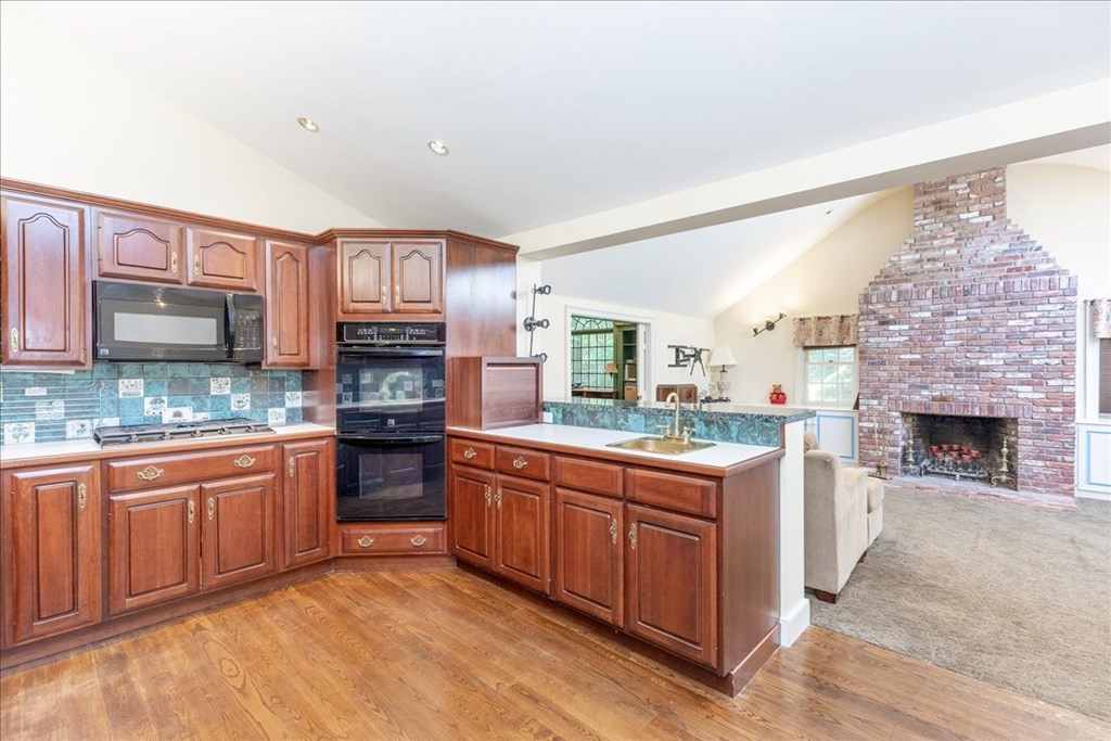 185 Ipswich Road Topsfield, MA 01983 - Photo 10 of 42 Gallery Image 10