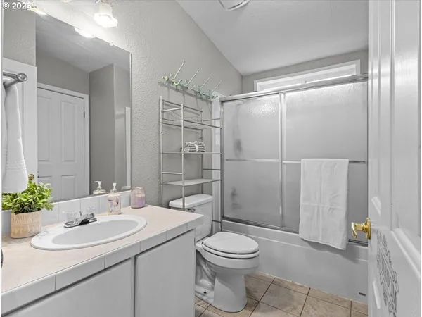 $700,000 | 70460 Nick Thomas Road, Rainier, OR 97048