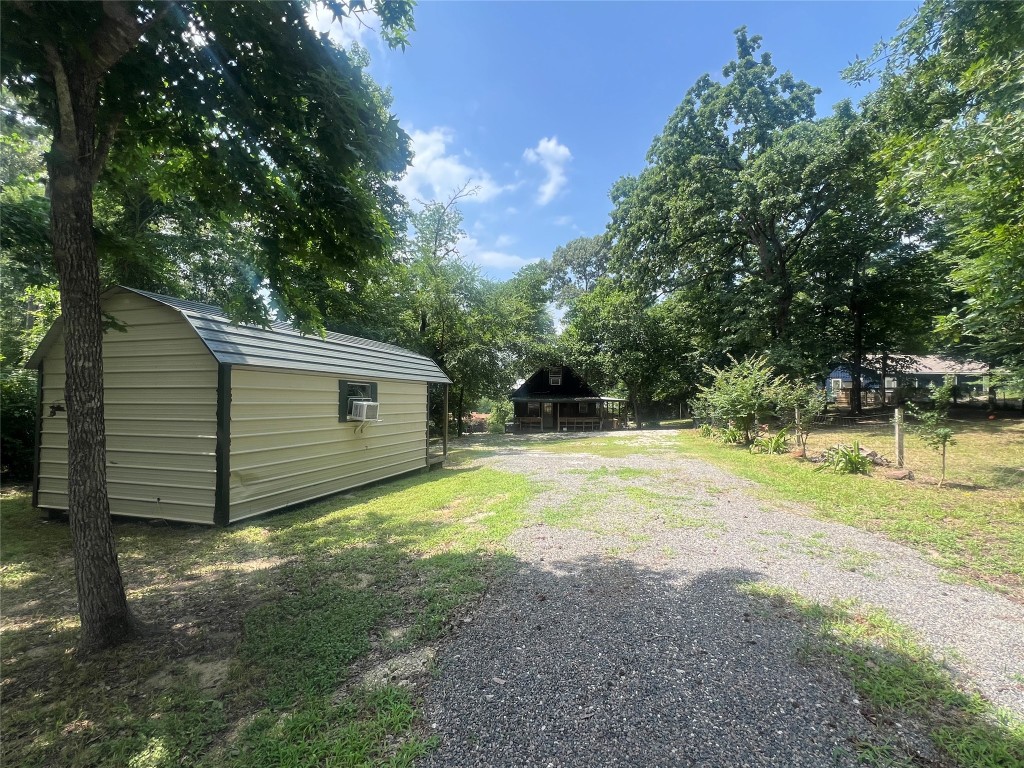 89 Hill Top Road Huntsville, TX 77320 - Photo 7 of 17
