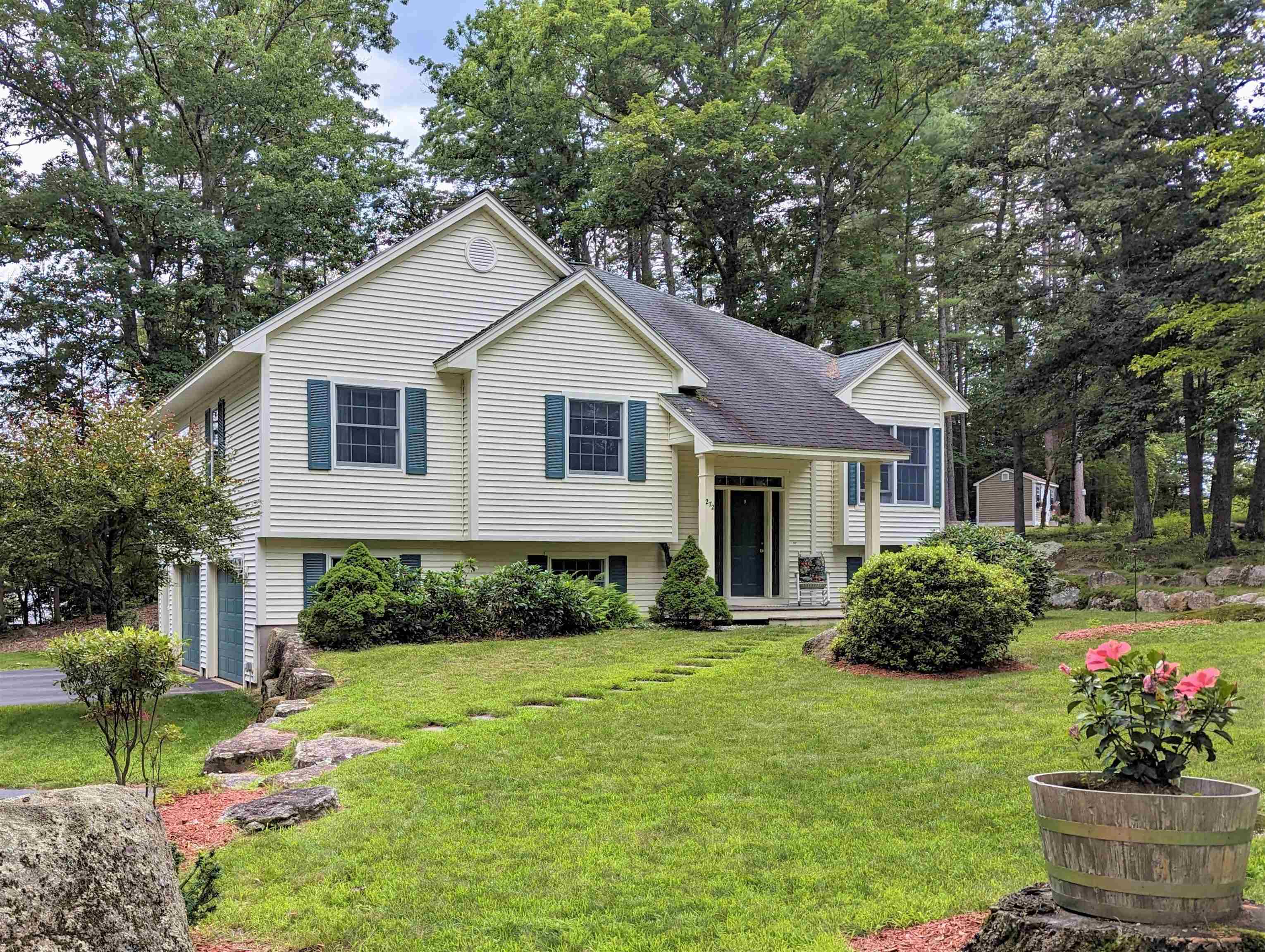 272 Country Road Conway, NH 03860 - Photo 1 of 40