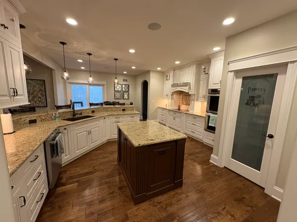 $1,100,000 | 1854 West Forestview Drive, Sycamore, IL 60178