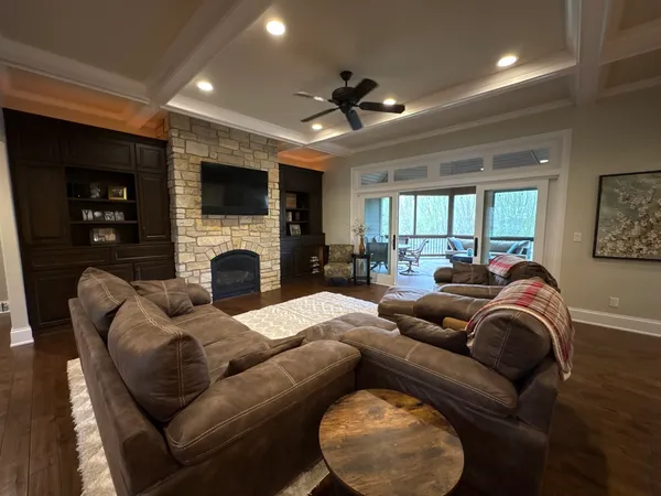 $1,100,000 | 1854 West Forestview Drive, Sycamore, IL 60178